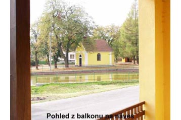 Cehia Privát Bílov, Exteriorul